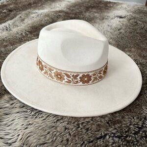 NWT Ivory Wide Brim Cowboy Hat